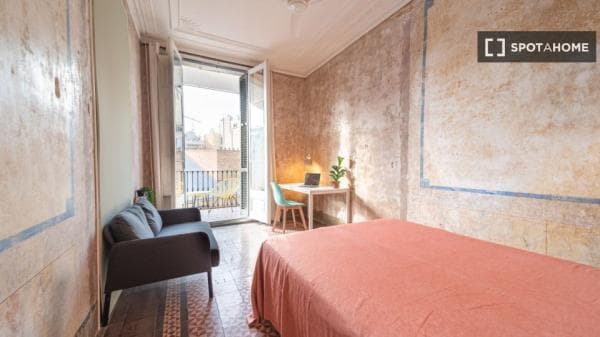 Habitación en piso compartido en barcelona. photo 1