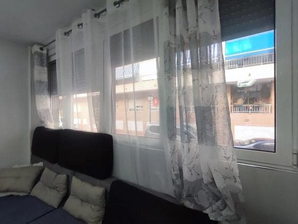 Piso en venta en Calle Rodrigo de Triana, Guardamar del Segura
thumbnail 2