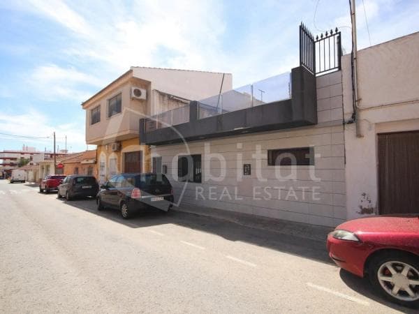Chalet adosado en calle San Tarsicio photo 1