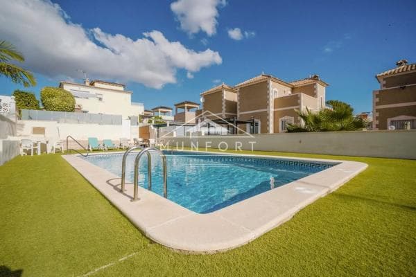 Chalet independiente en venta en San Miguel de Salinas, San Miguel de Salinas
photo 1