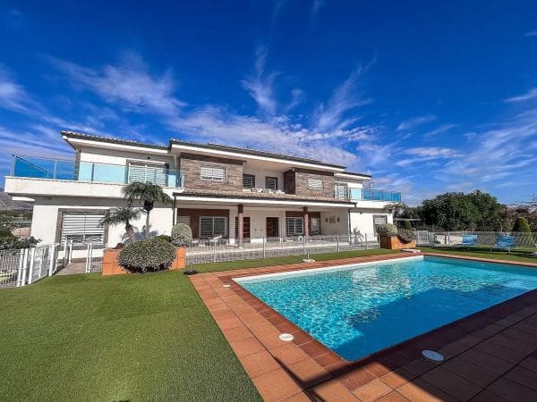 Chalet independiente en venta en Crevillente, Crevillente
photo 1
