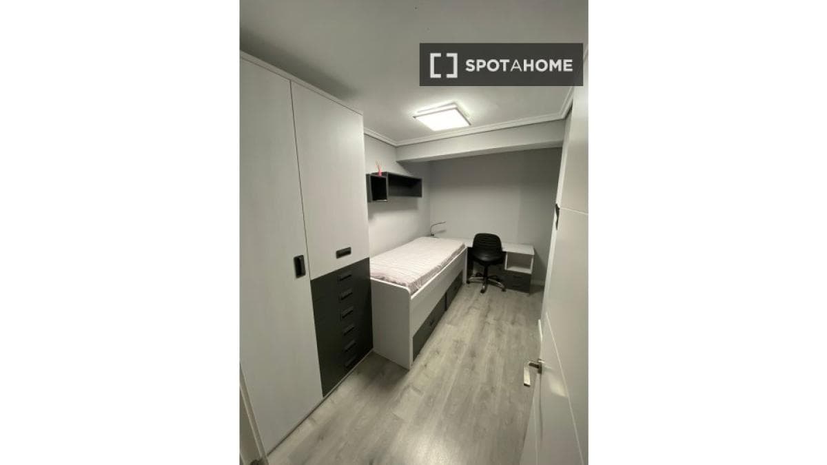 Properties for sale and rent in Spain photo 2