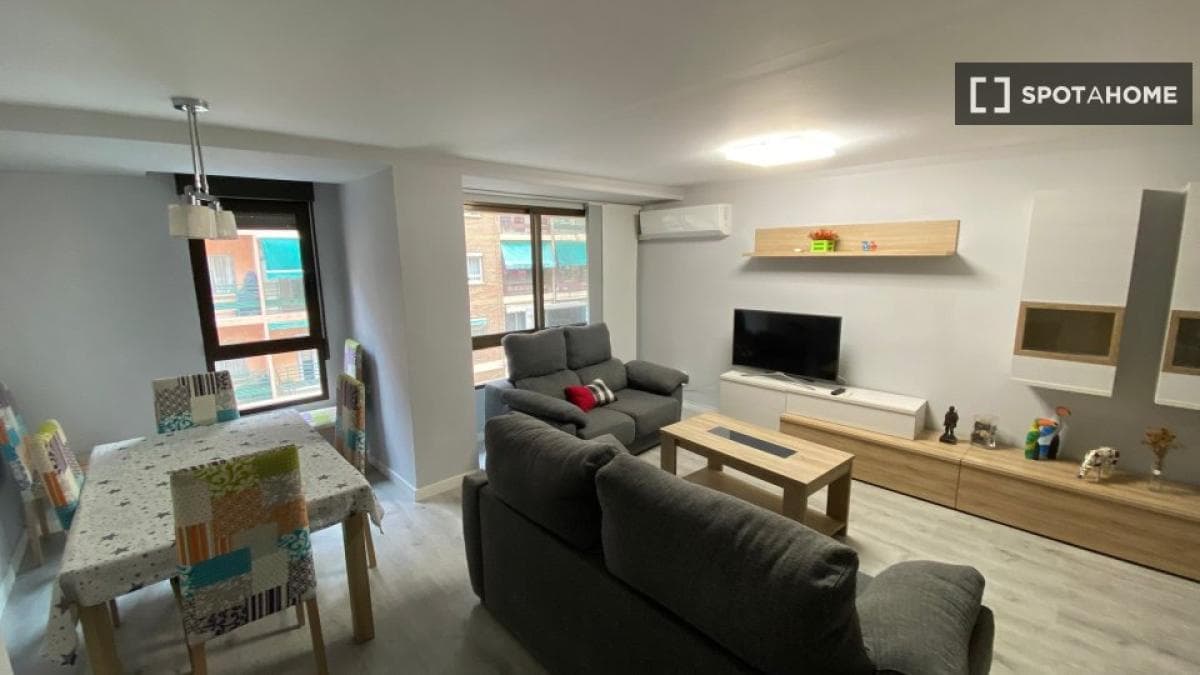 Properties for sale and rent in Spain photo 4