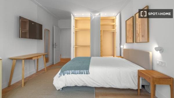 Habitación en piso de 6 habitaciones en Gros, San Sebastián thumbnail 1