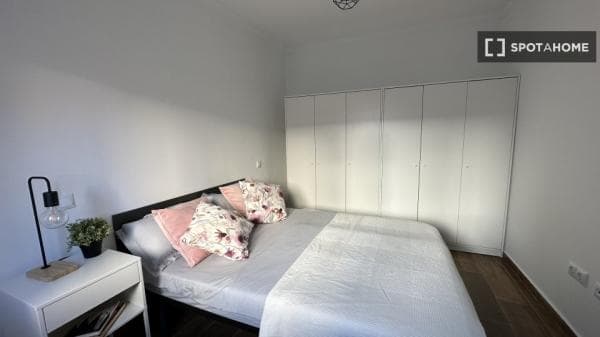 Estudio en alquiler en C. San Clemente, Madrid thumbnail 1