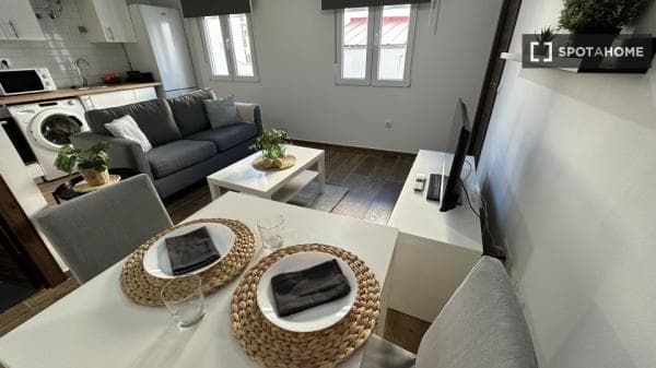 Estudio en alquiler en C. San Clemente, Madrid thumbnail 2