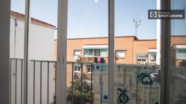 Piso en alquiler en C. de Antonio Moreno , Madrid thumbnail 1