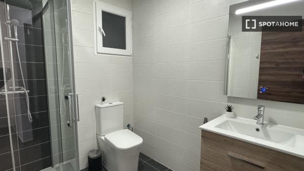 Estudio en alquiler en C. San Clemente, Madrid thumbnail 1