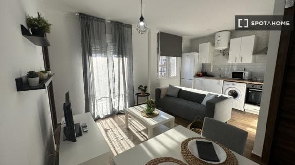 Estudio en alquiler en C. San Clemente, Madrid thumbnail 2