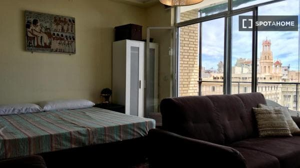 Habitación en piso compartido en alquiler en Sant Francesc, Valencia photo 1