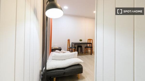 Piso en alquiler en C. de Pelayo , Madrid thumbnail 1