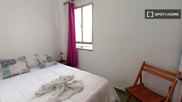 Habitación en piso compartido en valència photo 1