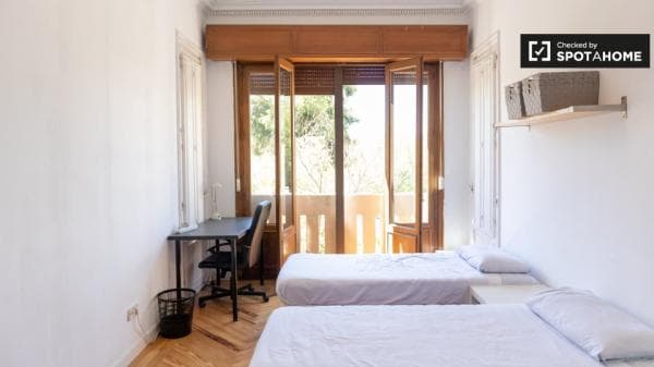 Habitación en Ríos Rosas, Madrid en alquiler thumbnail 1