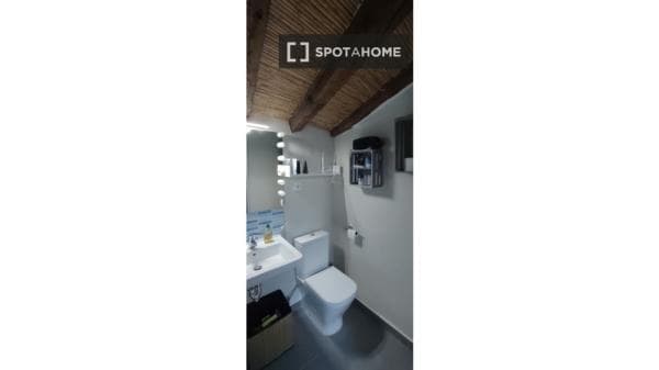 Estudio en alquiler en , Madrid thumbnail 1