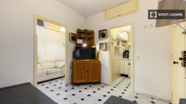 Piso en alquiler en C. de Bravo Murillo , Madrid thumbnail 1