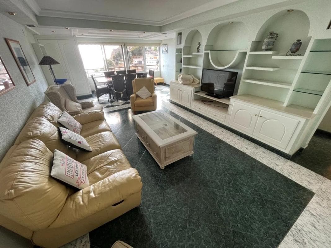 Venta de piso en Playa de Poniente, Benidorm
photo 2