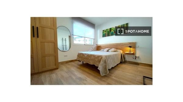 Habitación en piso compartido en madrid. photo 1