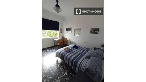 Habitación en piso compartido en valència photo 1