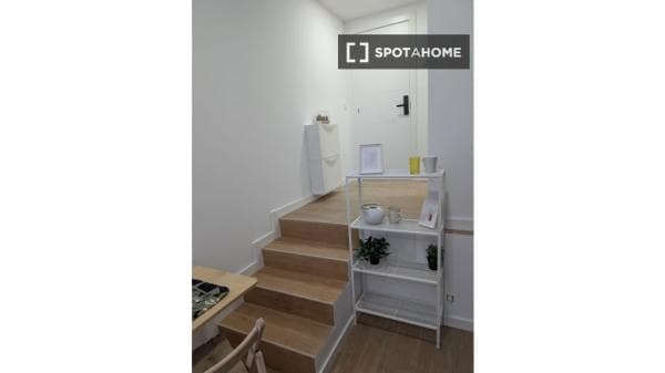 Estudio en alquiler en Carrer del Mestre Lope, València thumbnail 2
