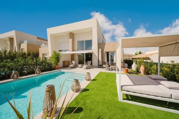 Chalet independiente en venta en Avenida Antonio Pedrera Soler, Algorfa
photo 1