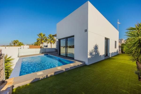 Chalet independiente en venta en Polígono Sector III-Campo de Go, Algorfa
photo 1