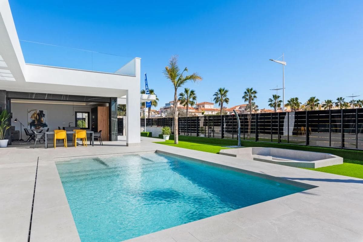 Venta de chalet independiente en Calle Redovan, 1, Algorfa
photo 3