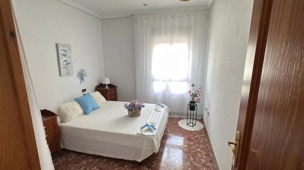 Четырехквартирный дом на продажу на Calle Gaviotas , Алморади photo 1