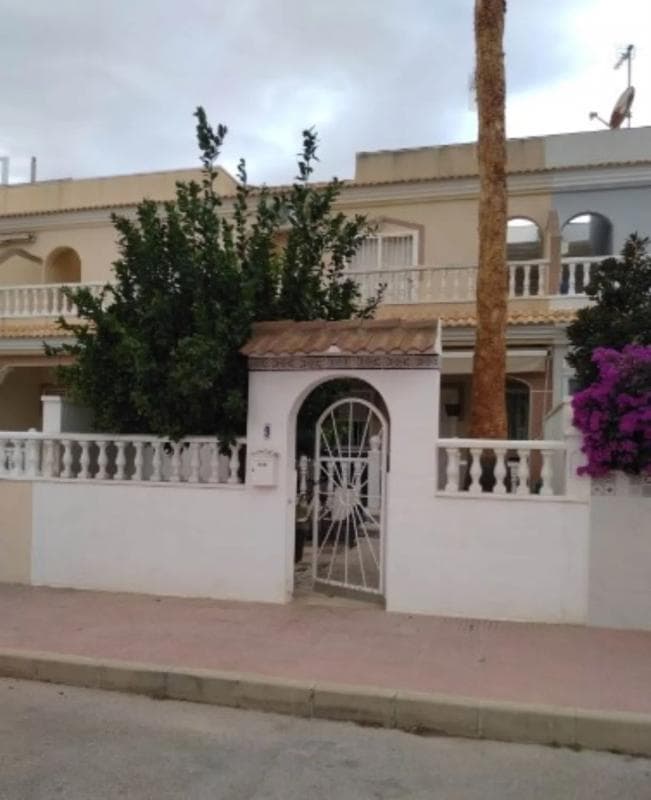 Venta de chalet adosado en Calle Pablo Picasso , Benijofar photo 3