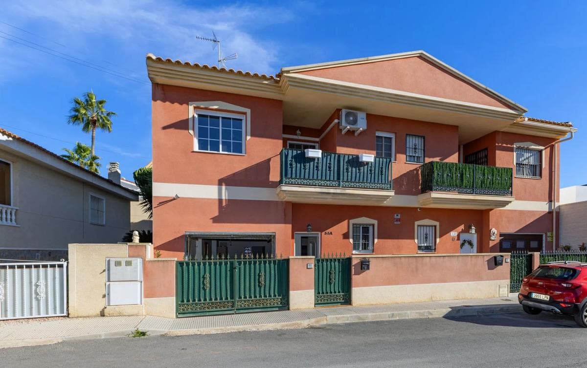 Propiedades en venta y alquiler en España photo 3