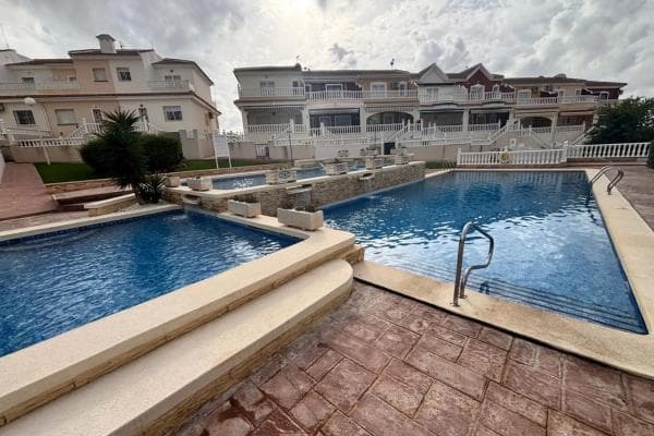 Chalet pareado photo 1