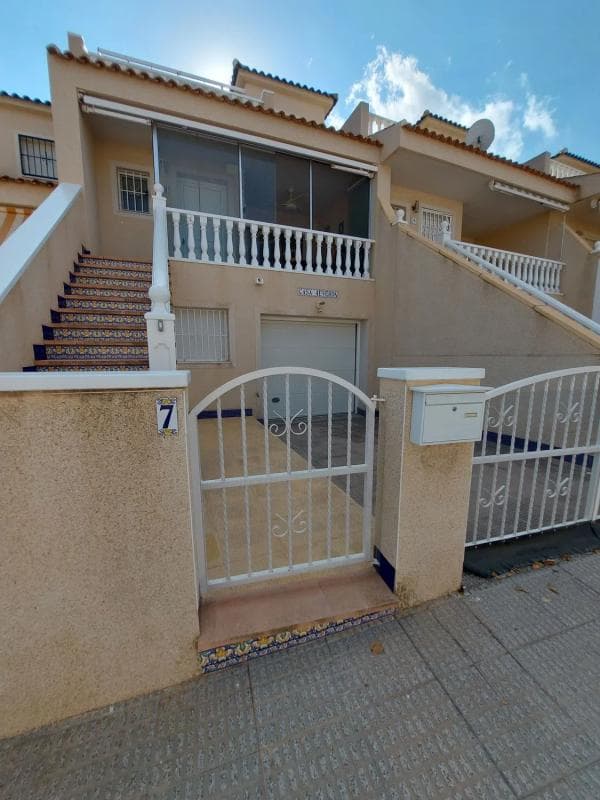 Venta de chalet adosado en Calle Pilar Miró , Benijofar photo 2