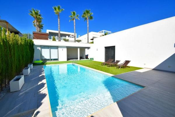 Chalet independiente en venta en Benijofar, Benijofar
photo 1