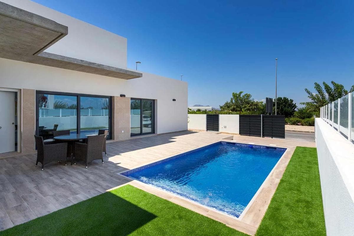 Sale of independent chalet in Calle Grecia, Daya Nueva
photo 2