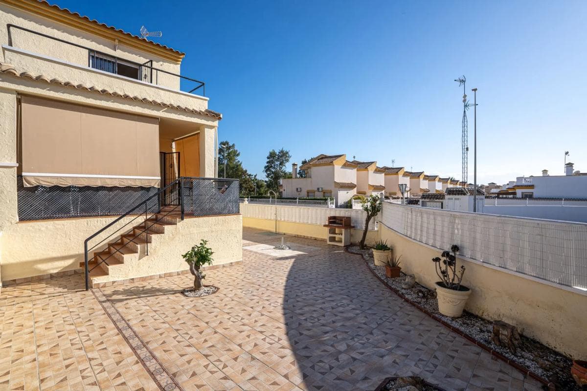 Venta de chalet independiente en Calle la Margarida, Guardamar del Segura
photo 2