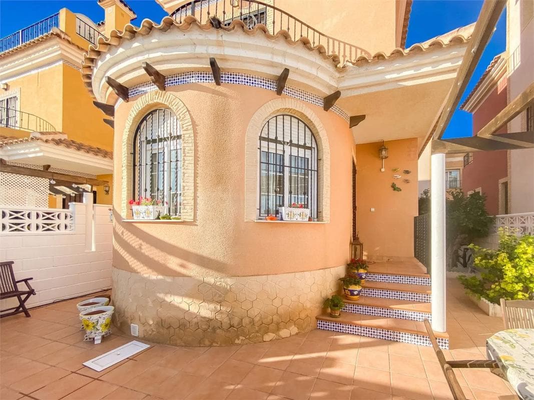 Venta de chalet independiente en Calle Almendro, Los Montesinos
photo 4
