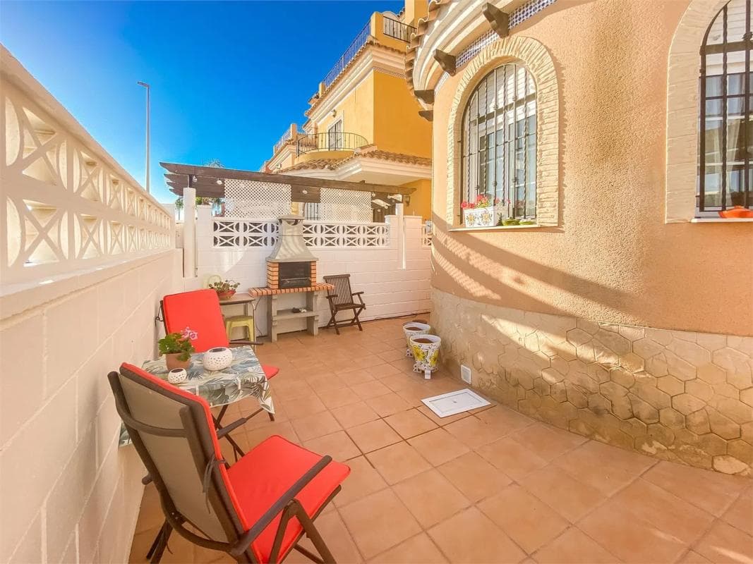 Venta de chalet independiente en Calle Almendro, Los Montesinos
photo 5