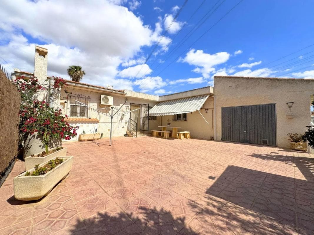 Venta de chalet independiente en Calle Naranjo, Los Montesinos
photo 5