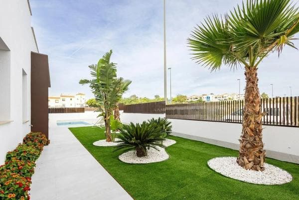 Chalet independiente en venta en Calle Melón, Orihuela
thumbnail 2