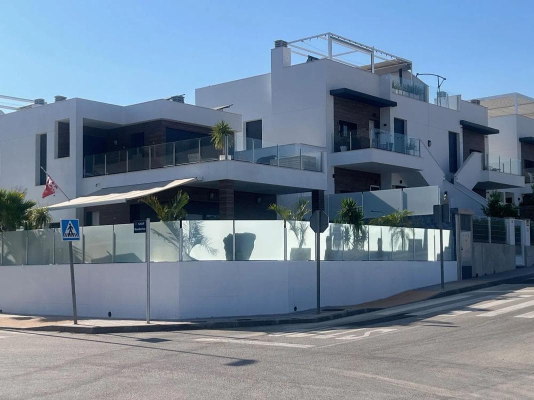 Venta de chalet independiente en Calle Mandarino, 17, Orihuela
photo 2
