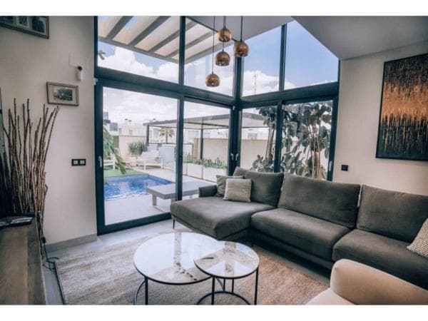 Independent chalet for sale in Barrio Cabo Roig, Orihuela
thumbnail 2