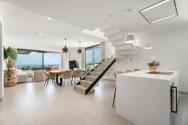 Duplex en venta en Barrio Cabopino-Artola, Marbella thumbnail 2