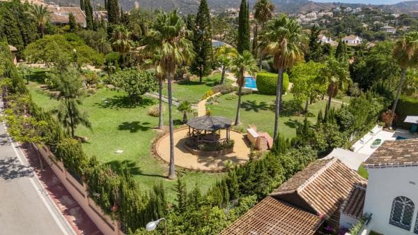 Independent chalet for sale in Urbanizacion Cumbres de Elviria, Marbella
thumbnail 2