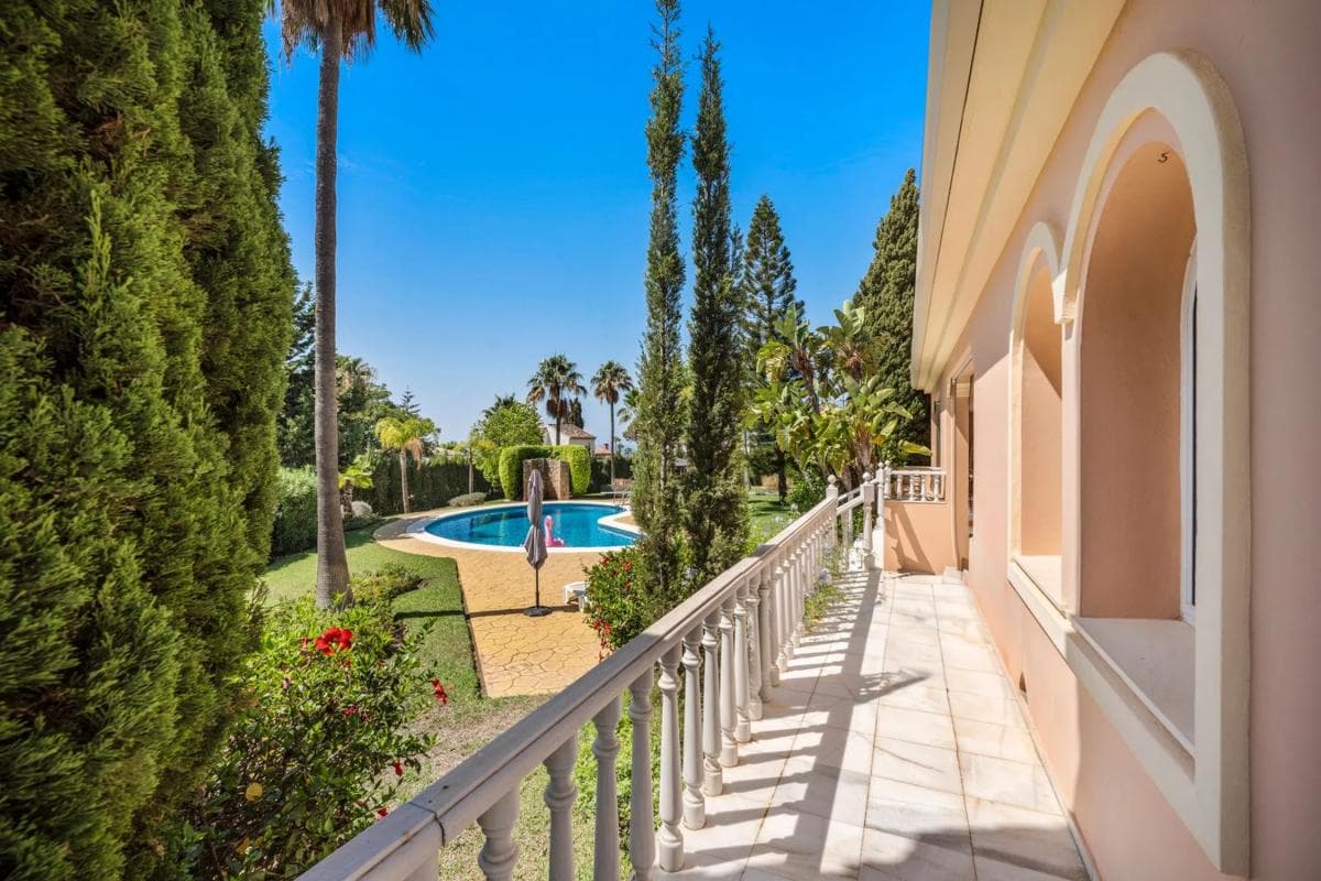Venta de chalet independiente en Urbanizacion Cumbres de Elviria, Marbella
photo 5