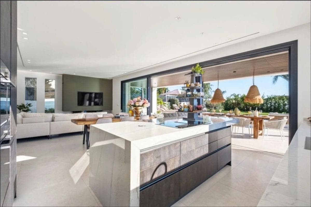 Sale of independent chalet in Barrio Marbesa, Marbella
photo 5