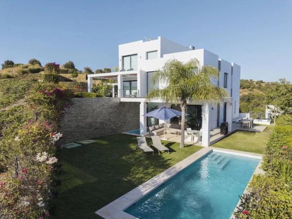 Independent chalet for sale in Avenida de los Acebos, 4, Marbella
photo 1