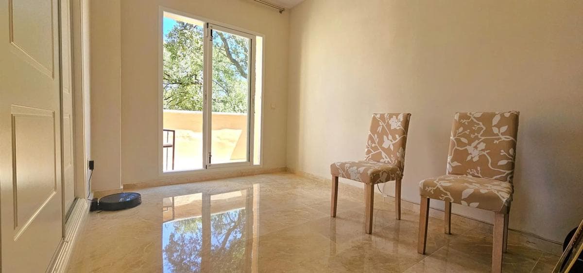 Venta de piso en Urbanizacion Elviria Sur, Marbella
photo 2