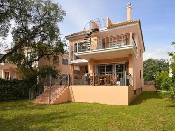 Chalet independiente en venta en Paseo de Argentina, Marbella
thumbnail 1