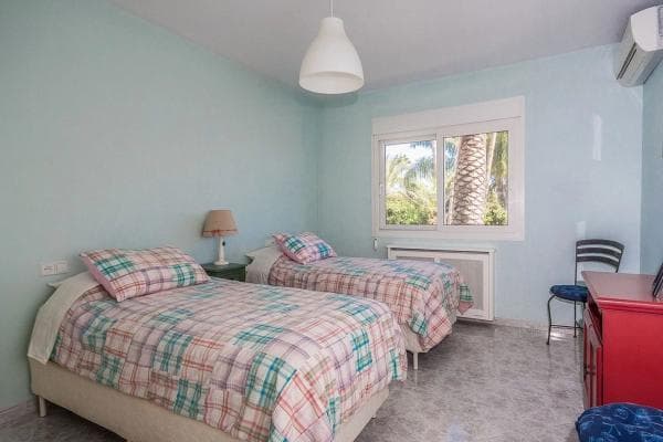 Chalet independiente en venta en Urbanización Marbesa, Marbella
photo 1