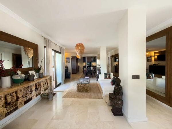Piso en venta en Avenida de Mencey, Marbella
thumbnail 2