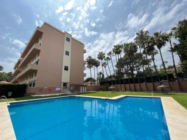 Duplex en venta en Calle del Faísán s/n, Marbella photo 1
